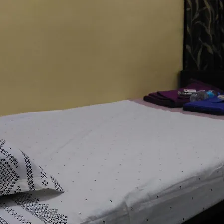 Furnished Near Bkc, Airport & Santacruz Guest house *