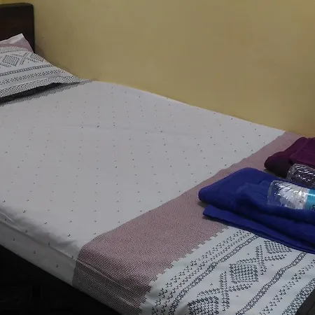 Furnished Near Bkc, Airport & Santacruz Guest house Mumbai