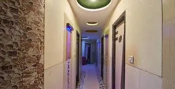 Crescent Hotel 2*