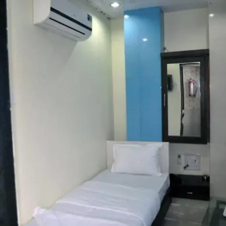 Om Residency Hotel 3*