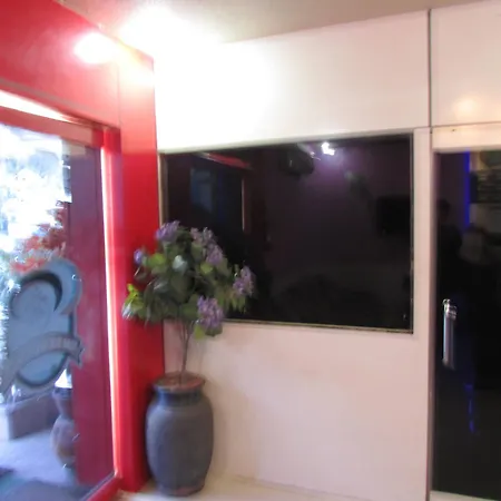 Hotel Om Residency 3*