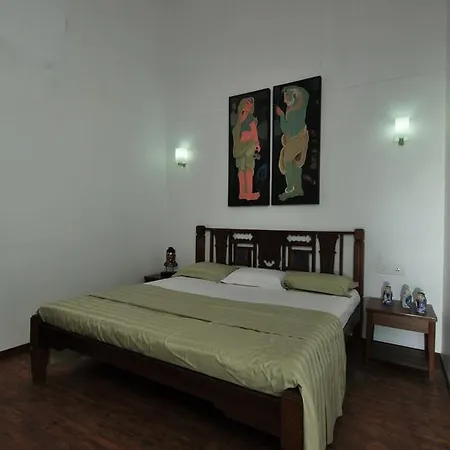 Carlton - Behind Taj Mahal Palace Colaba