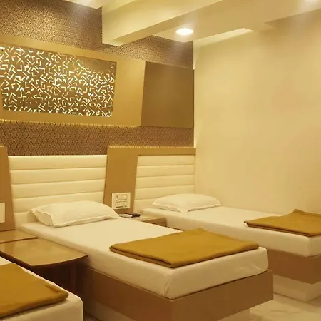 Oyo 28893 Gulf Hotel