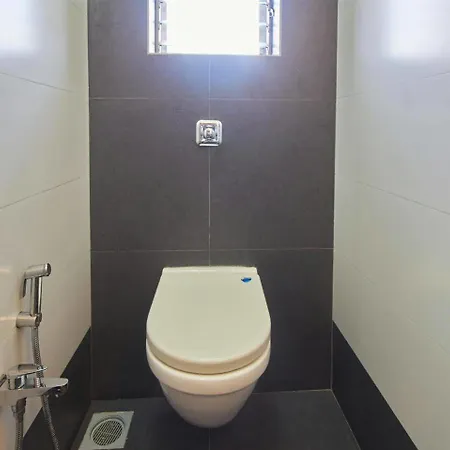 Hotel Oyo 28893 Gulf Mumbai