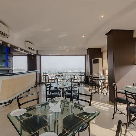 Hotel Oyo 4123 Godwin 3*