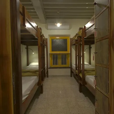 Horn Ok Please Hostel Mumbai