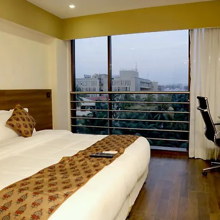 House Andheri East, 3*