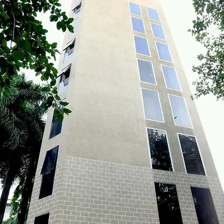 House Andheri East, Hotel 3*