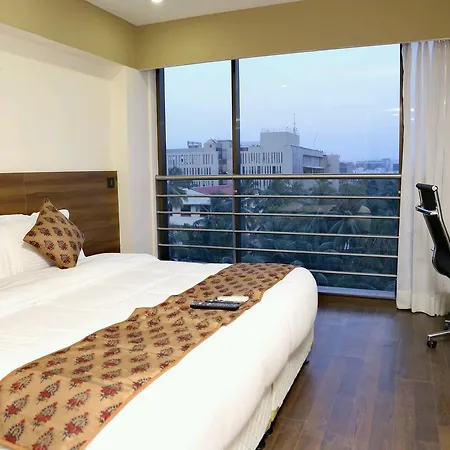 House Andheri East, Hotel Mumbai