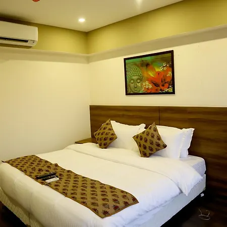 House Andheri East, Hotel 3*