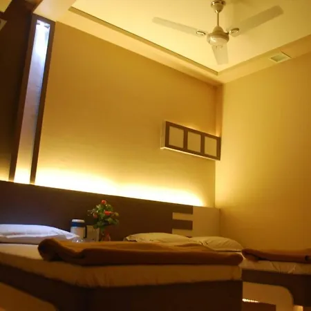 Maangta 219 @ Goregaon Hotel 2*