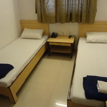 Tiptop Hotel Mumbai