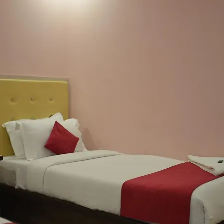 Hotel Sai Leela Grand