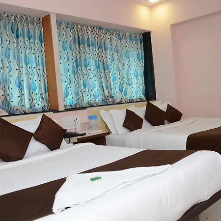 Hotel Sai Leela Grand 3*