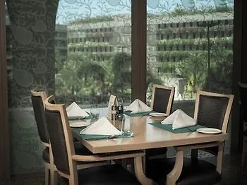 Niranta Airport Transit & Lounge Terminal 2 Arrivals/landside 4*