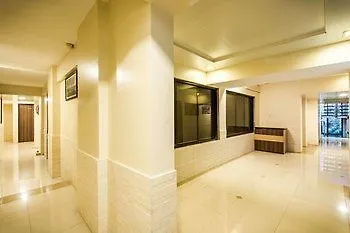 Bloom Residency Hotel 3*