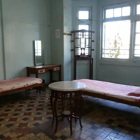 Modern Hindu Hostel