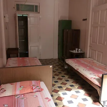 Hostel Modern Hindu