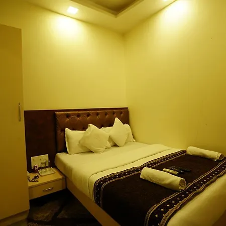 Onyx Residency Hotel 3*