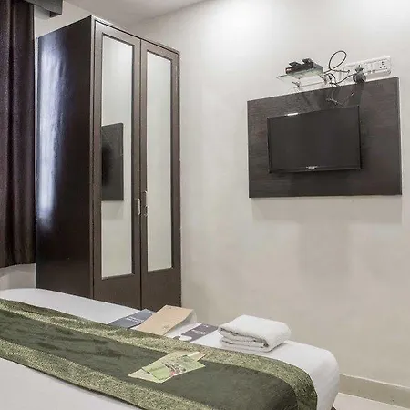 Fabhotel Midaas Comforts 3*