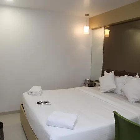 Aboos Lucky Galaxy Hotel Mumbai