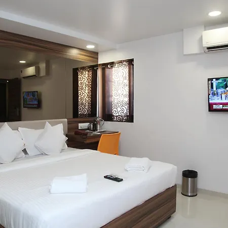 Aboos Lucky Galaxy Hotel 3*