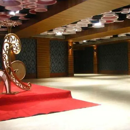 Levender Bough Hotel 3*