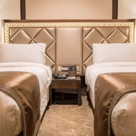 Hotel Peninsula Redpine 3*