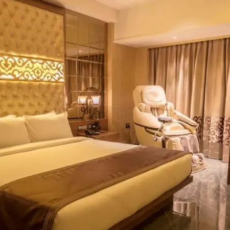 Peninsula Redpine 3* Mumbai