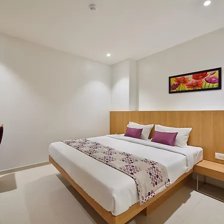 Hotel Leafio-near Airport 3*