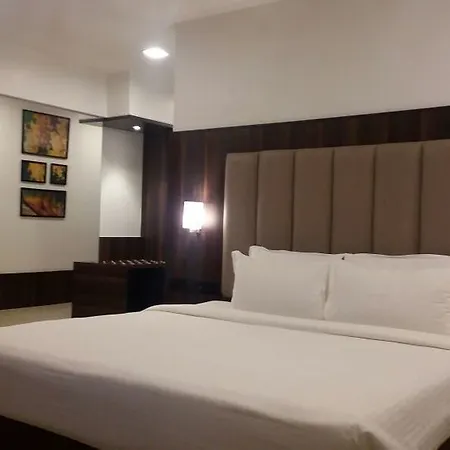 Hotel Golden Chariot The Boutique 3*
