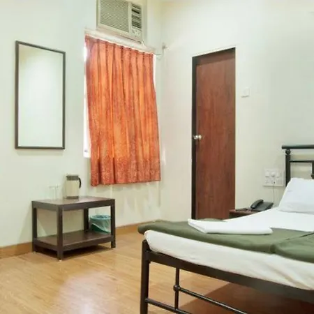 Hotel Kumkum 2*
