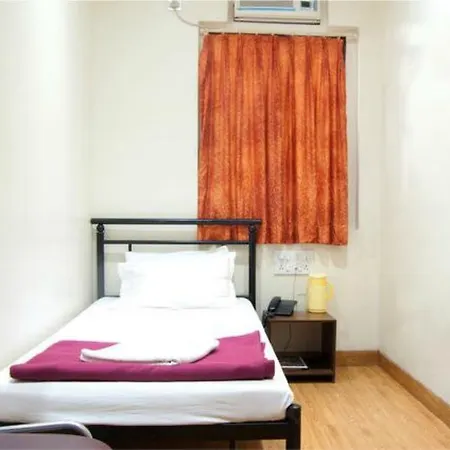 Hotel Kumkum 2*
