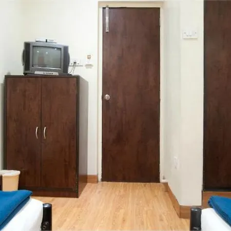 Hotel Kumkum 2*