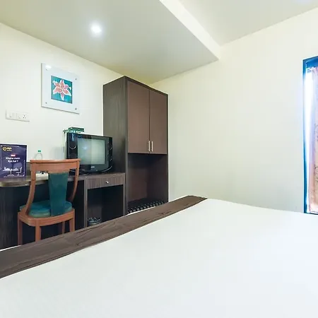 Hotel Fabhotel Savoy Airport 3*