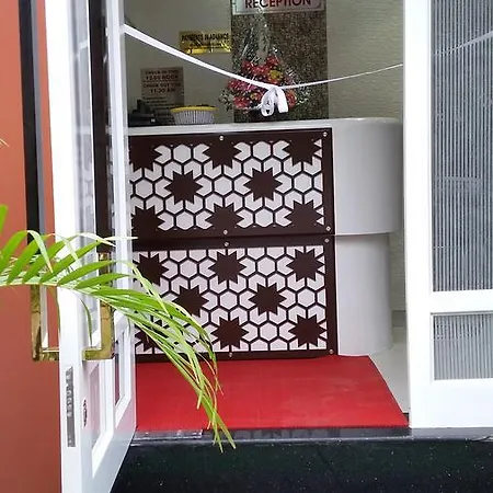 Hotel Airways Residency 3*