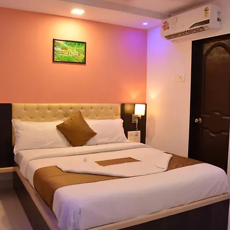Hotel Airways Residency 3*