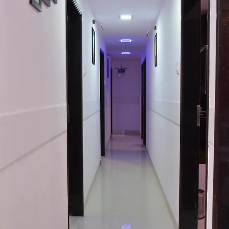 Hotel Airways Residency 3*