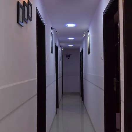 Hotel Airways Residency 3*