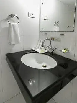 Hotel Fabhotel Sai Prasad 3*