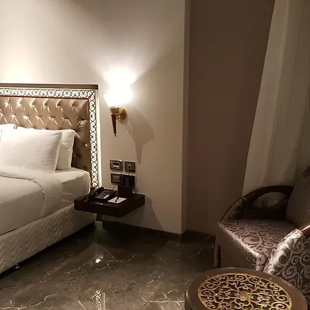 Hotel Peninsula Redpine