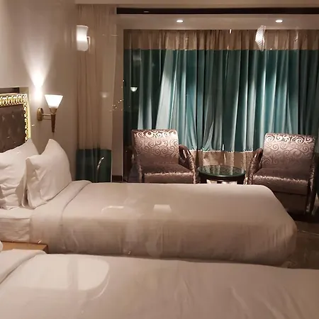 Peninsula Redpine 3* Mumbai