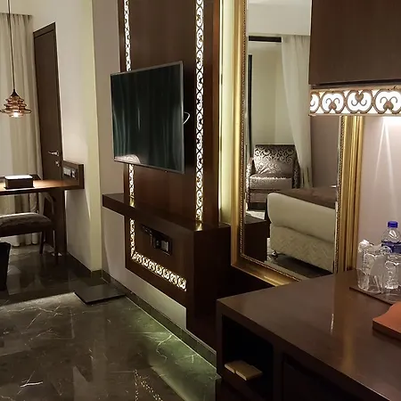 Peninsula Redpine Hotel Mumbai