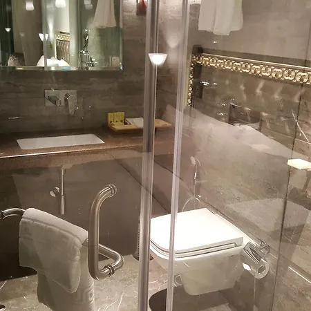 Hotel Peninsula Redpine Mumbai