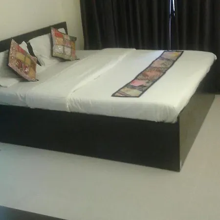 Bed & Breakfast Poonam Hieghts *