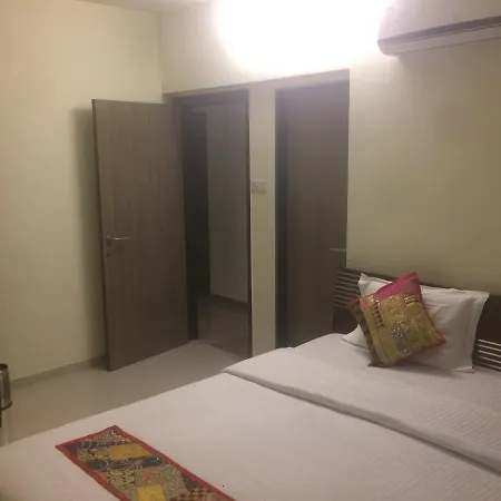 Bed & Breakfast Poonam Hieghts