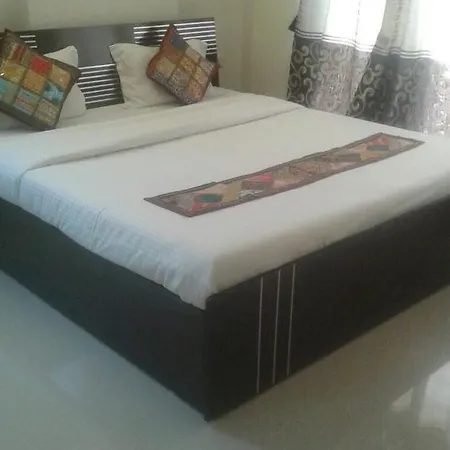 Bed & Breakfast Poonam Hieghts *