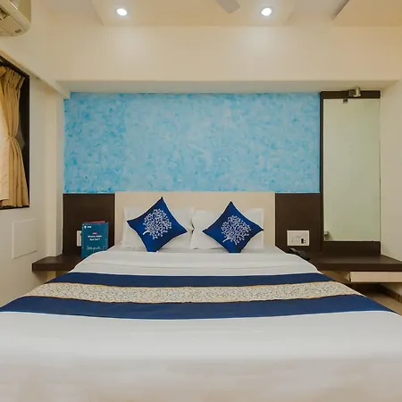 Hotel Oyo 18502 Flagship Sahar International 3*