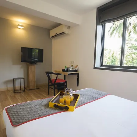 Oyo Townhouse 16 International Airport Hotel Mumbai
