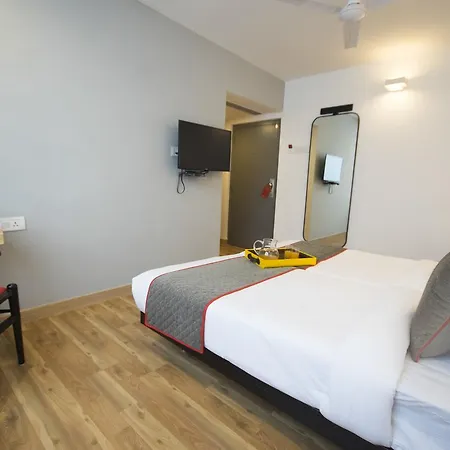 Oyo Townhouse 16 International Airport Hotel Mumbai